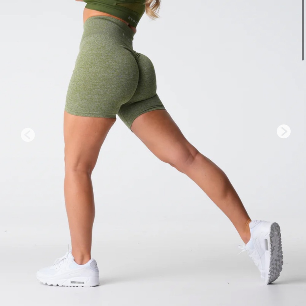 Meadow Scrunch Seamless Shorts